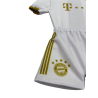 FC Bayern München Autotrikot 2022/23 Weiß Mini Kit  Away Auto Trikot mit Saugnapf FCB